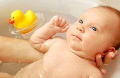 Правила купания малыша: дельные советы